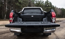500_toyota-hilux-061217-raw-591