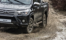 500_toyota-hilux-071217-raw-211