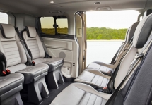 2017_Ford_TourneoCustom_22