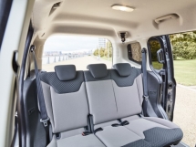 2017FordTourneoCourier_15 (Small)