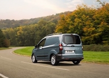 2018FordTransitCourier_06 (Small)