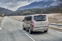2018_Ford_TourneoCustom_016 (Medium)